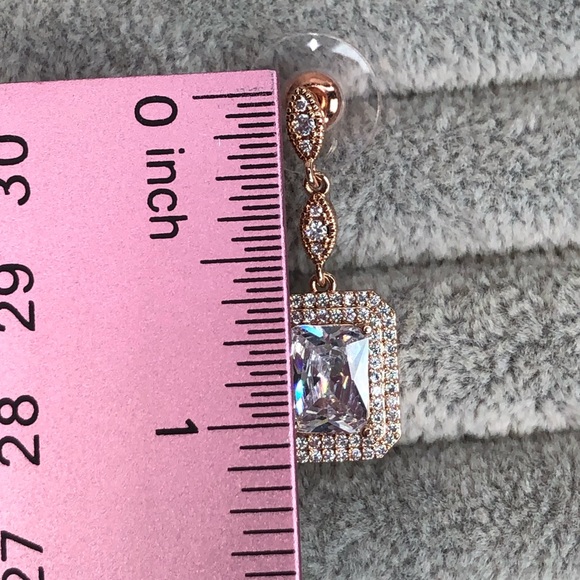Rose gold tear drop princess emerald halo cut - Picture 11 of 12